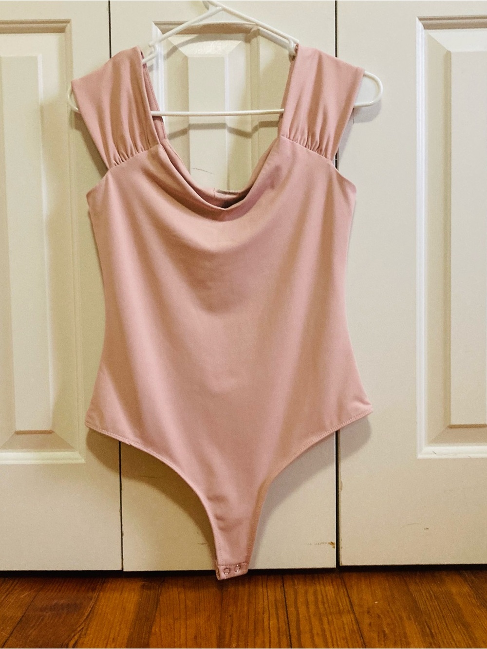 SO Blush Pink Seamless Stretch Bodysuit size medium juniors